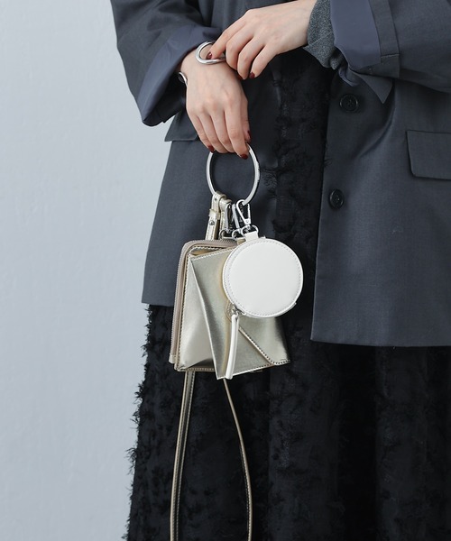 COLONY 2139（コロニートゥーワンスリーナイン）の「3連ショルダーバッグ/スマホショルダー/スマホポーチ（ショルダーバッグ・レディース・ホワイト/ブラック系その他/ライトベージュ/ブラック/シルバー/ゴールド・FREE）」の14枚目の写真