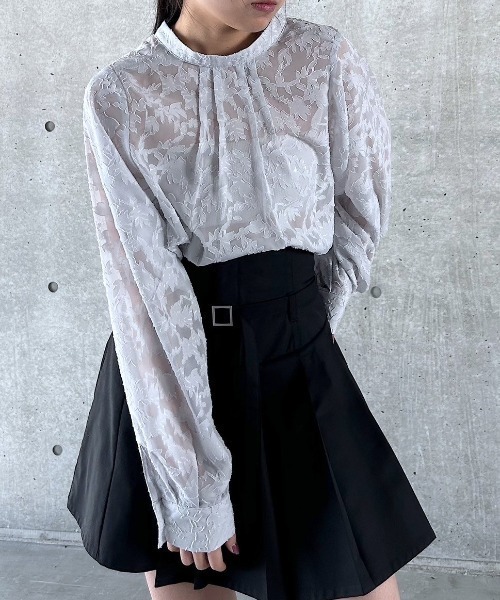 PAGEBOY（ページボーイ）の「レースジャガード2WAYブラウス（シャツ/ブラウス・レディース・オフホワイト/ブラック/グレイッシュベージュ/スカイブルー・FREE）」の4枚目の写真