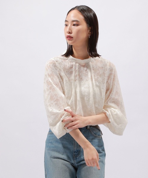 PAGEBOY（ページボーイ）の「レースジャガード2WAYブラウス（シャツ/ブラウス・レディース・オフホワイト/ブラック/グレイッシュベージュ/スカイブルー・FREE）」の6枚目の写真