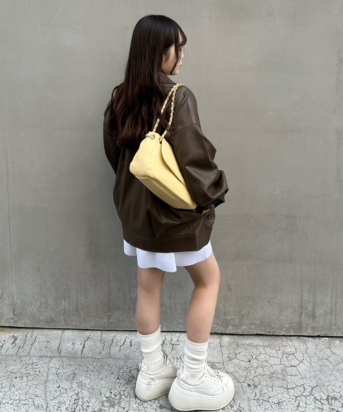 one after another NICE CLAUP(ワンアフターアナザーナイスクラップ)の「チェーンハンドルショルダーバッグ(ショルダーバッグ・レディース・イエロー/ブルー/ブラック/ライトベージュ・FREE)」の15枚目の写真