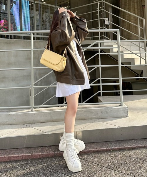 one after another NICE CLAUP(ワンアフターアナザーナイスクラップ)の「チェーンハンドルショルダーバッグ(ショルダーバッグ・レディース・イエロー/ブルー/ブラック/ライトベージュ・FREE)」の8枚目の写真