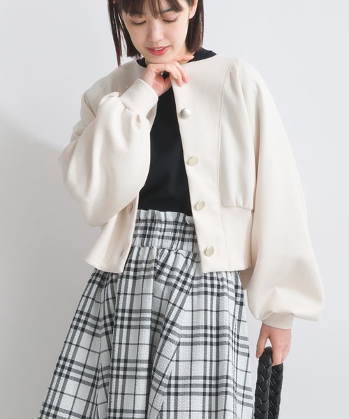 PICCIN（ピッチン）の「【WEB限定】ボリュームスリーブショートブルゾン（ブルゾン・レディース・オフホワイト/ブルー/ブラック・M/L/S）」の2枚目の写真