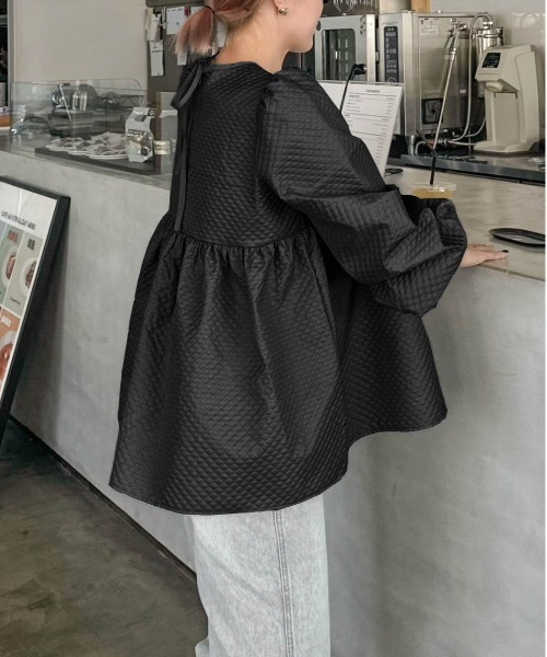 AMELY（エミリー）の「《mikuさん×Erikaさんコラボ》ジャガード生地ペプラムトップス（シャツ/ブラウス・レディース・ブラック/グレー/ブラック×ホワイト/ホワイト/スモークピンク・フリー）」の11枚目の写真