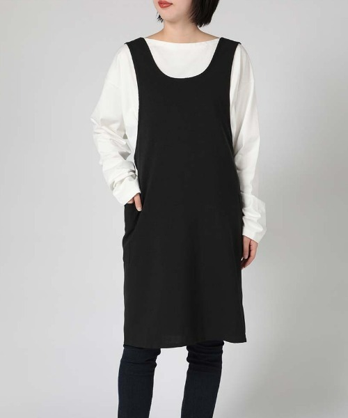 NAIGAI(ナイガイ)の「HOUSE WEAR STUDIO ポリエステルトロ 無地 バッククロス 2WAYエプロン 70371912(エプロン・レディース・グレー/ネイビー/ブラック・FREE)」の2枚目の写真