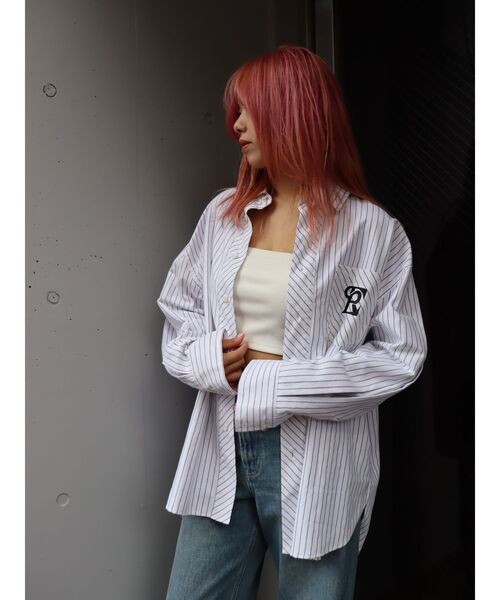 EVRIS(エヴリス)の「ワンポイントストライプオーバーサイズシャツ(シャツ/ブラウス・レディース・ホワイト/ピンク/ブルー・FREE)」の12枚目の写真