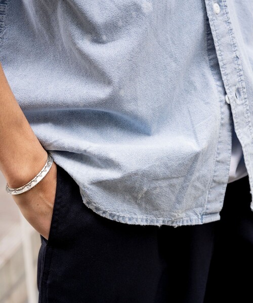 FREAK'S STORE(フリークスストア)の「リラックスフィット ブリーチ加工 シャンブレー レギュラーカラーシャツ ショートスリーブ/半袖シャツ/デニムシャツ/ダメージ加工(シャツ/ブラウス・メンズ・ブラック/ネイビー・MEDIUM/LARGE)」の18枚目の写真