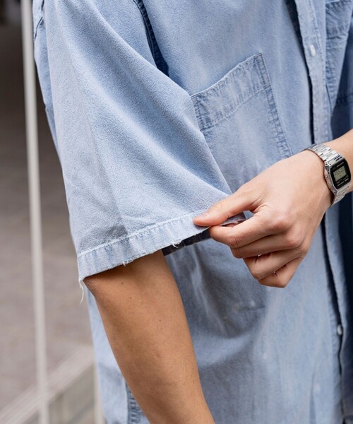 FREAK'S STORE(フリークスストア)の「リラックスフィット ブリーチ加工 シャンブレー レギュラーカラーシャツ ショートスリーブ/半袖シャツ/デニムシャツ/ダメージ加工(シャツ/ブラウス・メンズ・ブラック/ネイビー・MEDIUM/LARGE)」の17枚目の写真