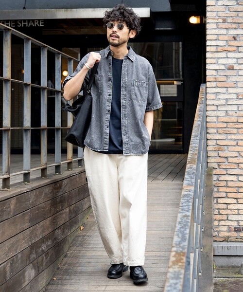 FREAK'S STORE(フリークスストア)の「リラックスフィット ブリーチ加工 シャンブレー レギュラーカラーシャツ ショートスリーブ/半袖シャツ/デニムシャツ/ダメージ加工(シャツ/ブラウス・メンズ・ブラック/ネイビー・MEDIUM/LARGE)」の16枚目の写真