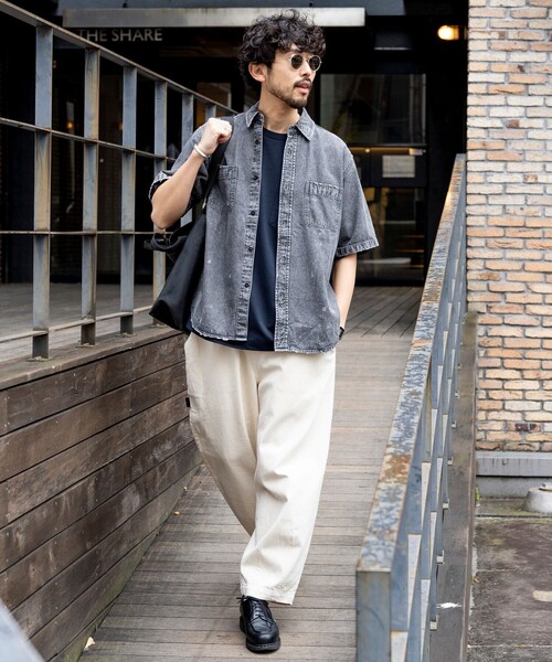 FREAK'S STORE(フリークスストア)の「リラックスフィット ブリーチ加工 シャンブレー レギュラーカラーシャツ ショートスリーブ/半袖シャツ/デニムシャツ/ダメージ加工(シャツ/ブラウス・メンズ・ブラック/ネイビー・MEDIUM/LARGE)」の15枚目の写真