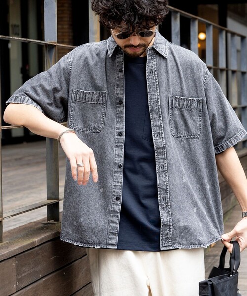 FREAK'S STORE(フリークスストア)の「リラックスフィット ブリーチ加工 シャンブレー レギュラーカラーシャツ ショートスリーブ/半袖シャツ/デニムシャツ/ダメージ加工(シャツ/ブラウス・メンズ・ブラック/ネイビー・MEDIUM/LARGE)」の11枚目の写真