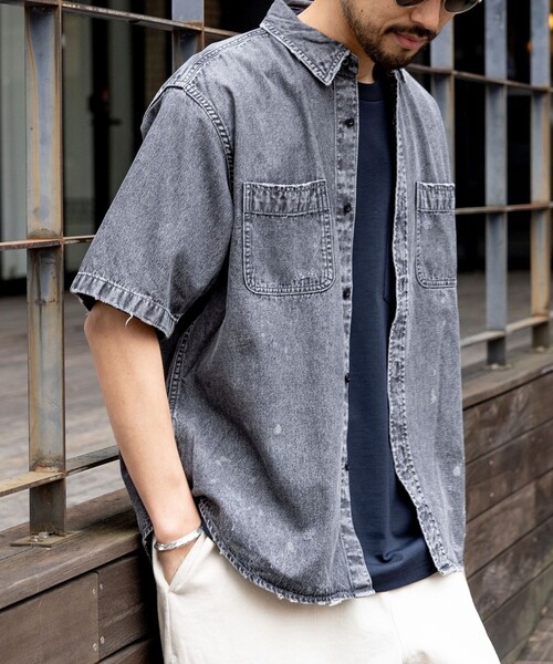 FREAK'S STORE(フリークスストア)の「リラックスフィット ブリーチ加工 シャンブレー レギュラーカラーシャツ ショートスリーブ/半袖シャツ/デニムシャツ/ダメージ加工(シャツ/ブラウス・メンズ・ブラック/ネイビー・MEDIUM/LARGE)」の8枚目の写真