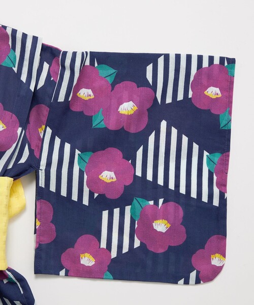 green label relaxing（グリーンレーベルリラクシング）の「GLR 浴衣 ストライプ×ツバキ（浴衣・キッズ・オフホワイト/ネイビー・S/M/L）」の16枚目の写真