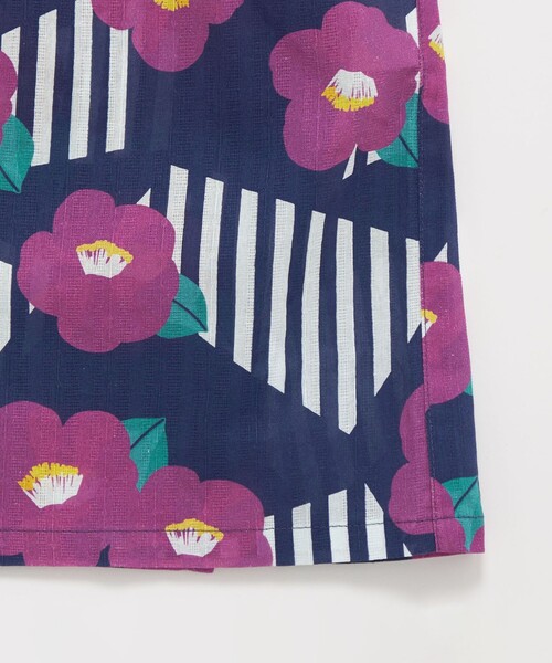 green label relaxing（グリーンレーベルリラクシング）の「GLR 浴衣 ストライプ×ツバキ（浴衣・キッズ・オフホワイト/ネイビー・S/M/L）」の14枚目の写真