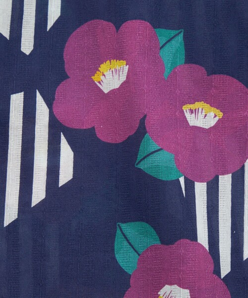 green label relaxing（グリーンレーベルリラクシング）の「GLR 浴衣 ストライプ×ツバキ（浴衣・キッズ・オフホワイト/ネイビー・S/M/L）」の11枚目の写真