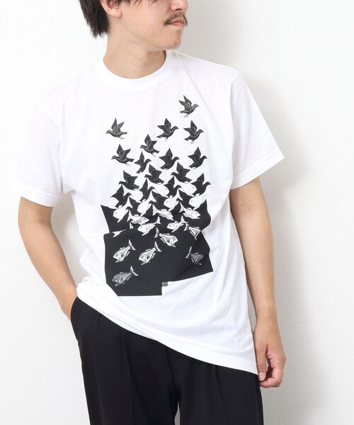 唯一無二の存在感】M.C.エッシャー 写像絵を持つ手 プリントTシャツ