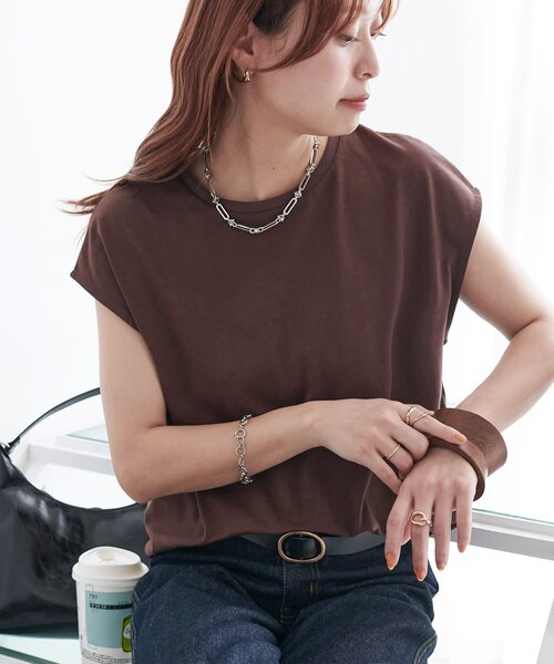 DISCOAT(ディスコート)の「フレンチスリーブTシャツ(Tシャツ/カットソー・レディース・オフホワイト/チャコールグレー/ブラウン/ネイビー・FREE)」の7枚目の写真