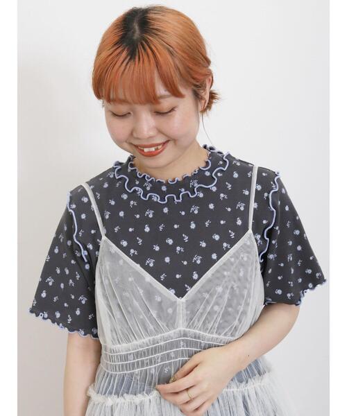 Samansa Mos2(サマンサ モスモス)の「リップル単色花柄メローカットソー(Tシャツ/カットソー・レディース・キナリ/オフホワイト/チャコールグレー・F)」の3枚目の写真