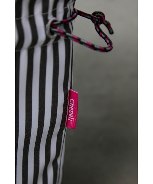 M.deux（エムドゥ）の「保冷巾着ランチバッグ（ハンドバッグ・レディース・ブラック/ストライプ・MEDIUM）」の10枚目の写真