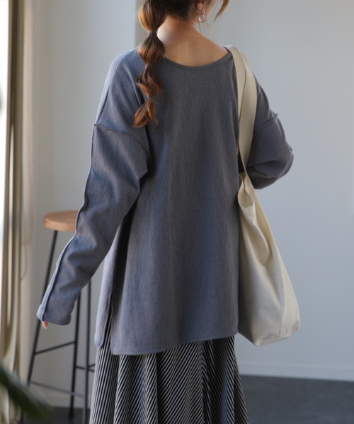 HUG.U(ハグユー)の「2way柔らかカットソー(Tシャツ/カットソー・レディース・チャコールグレー/グレイッシュブルー/ライム/アイボリー/ブラック・FREE)」の21枚目の写真