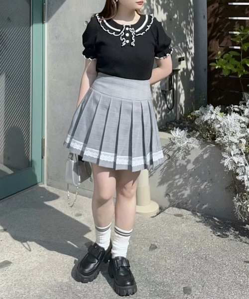 DearMyLoveRose（ディアマイラブローズ）の「レーステーププリーツスカート（スカート・レディース・グレー・SMALL/MEDIUM/LARGE/X-LARGE/XX-LARGE）」の2枚目の写真