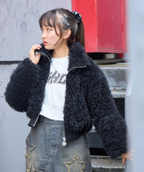 BISKEE(ビスキー)の「モコモコ プードルファージャケット(140㎝~160㎝)(その他アウター・キッズ・オフホワイト/ブラック・160cm/150cm/140cm)」の3枚目の写真