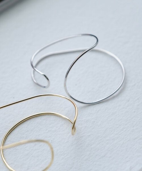 Kastane（カスタネ）の「【fiw.】ダブルバングル（バングル/リストバンド・レディース・シルバー/ゴールド・FREE）」の3枚目の写真