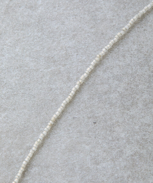 BEARDSLEY（ビアズリー）の「ベージュ＆シルバーネックレス（ネックレス・レディース・シルバー・FREE）」の5枚目の写真