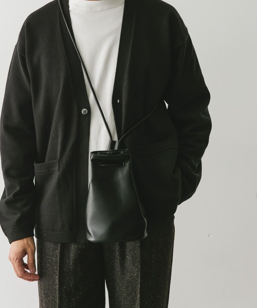 URBAN RESEARCH DOORS(アーバンリサーチドアーズ)の「2WAY巾着バッグ(ショルダーバッグ・メンズ・ブラック/チャコールグレー・-)」の6枚目の写真