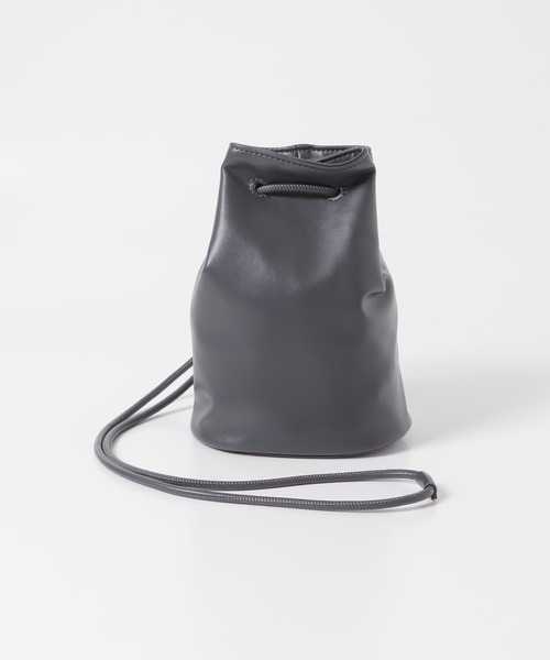 URBAN RESEARCH DOORS(アーバンリサーチドアーズ)の「2WAY巾着バッグ(ショルダーバッグ・メンズ・ブラック/チャコールグレー・-)」の8枚目の写真