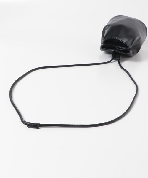 URBAN RESEARCH DOORS(アーバンリサーチドアーズ)の「2WAY巾着バッグ(ショルダーバッグ・メンズ・ブラック/チャコールグレー・-)」の13枚目の写真