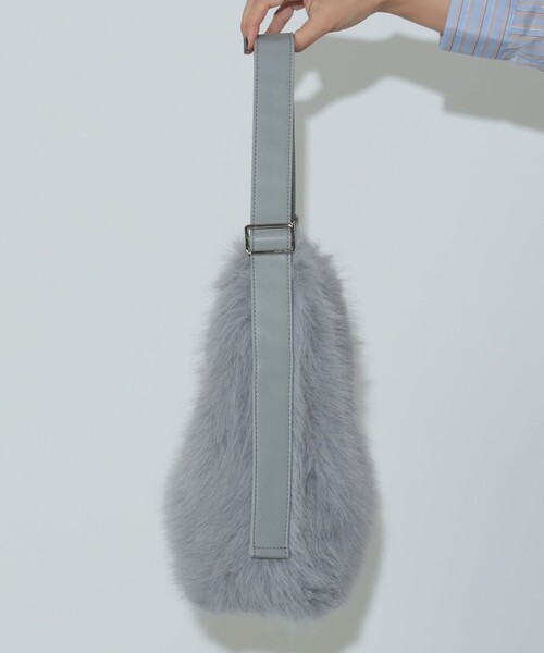 BEAMS HEART（ビームスハート）の「ボリュームファー トートバッグ（トートバッグ・レディース・ブラウン系その他3/ピンク/グレー・ONE SIZE）」の5枚目の写真