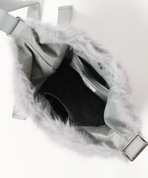 BEAMS HEART（ビームスハート）の「ボリュームファー トートバッグ（トートバッグ・レディース・ブラウン系その他3/ピンク/グレー・ONE SIZE）」の11枚目の写真