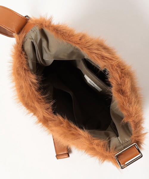 BEAMS HEART（ビームスハート）の「ボリュームファー トートバッグ（トートバッグ・レディース・ブラウン系その他3/ピンク/グレー・ONE SIZE）」の17枚目の写真