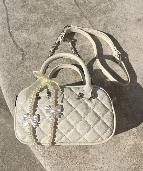 完売品　希少　バッファローボブズ　シルバー キルティングボストンショルダーバッグ 完売品 希少 バッファローボブズ シルバー キルティングボストン