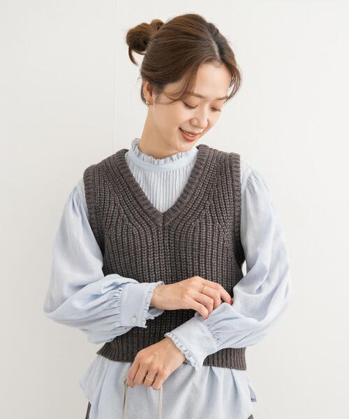 URBAN RESEARCH DOORS（アーバンリサーチドアーズ）の「リリヤーンVネックニットベスト（ベスト・レディース・チャコールグレー/ベージュ・MEDIUM）」の8枚目の写真