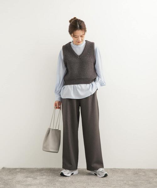 URBAN RESEARCH DOORS（アーバンリサーチドアーズ）の「リリヤーンVネックニットベスト（ベスト・レディース・チャコールグレー/ベージュ・MEDIUM）」の6枚目の写真