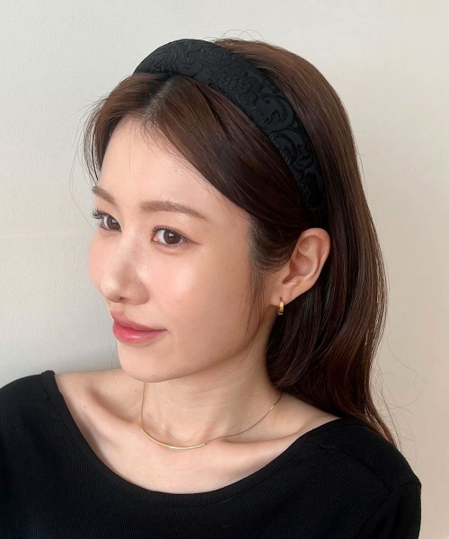 CEMONEMO（セモネモ）の「ジャガード ヘアカチューシャ（カチューシャ・レディース・ブラック・FREE）」の3枚目の写真