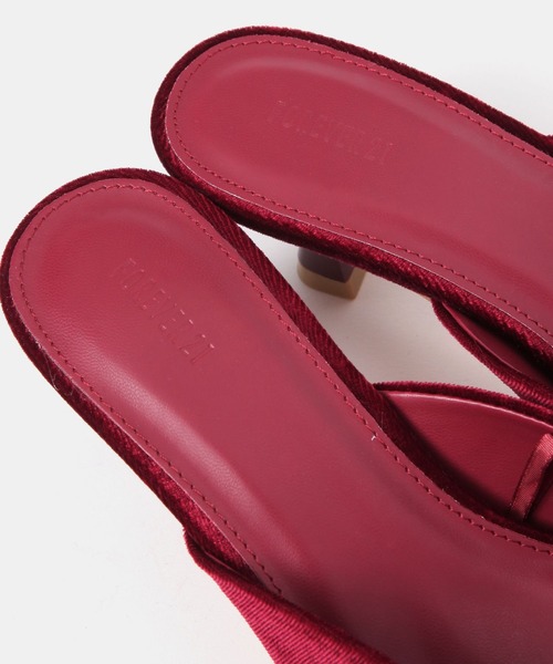 FOREVER 21（フォーエバー トゥエンティーワン）の「ベロアリボンサンダル（サンダル・レディース・バーガンディー/ブラック・23cm/24cm/25cm）」の11枚目の写真