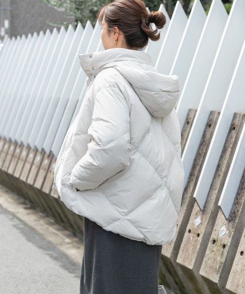 URBAN RESEARCH DOORS（アーバンリサーチドアーズ）の「グリーンダウン撥水2WAYジャケット（ダウンジャケット/コート・レディース・カーキ/オフホワイト/ブラック・MEDIUM）」の13枚目の写真