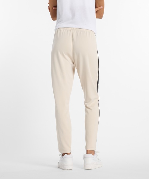 NEW BALANCE(ニューバランス)の「ニットパンツ(テーパード)(スウェットパンツ・レディース・ブラック/サンドグレー・SMALL/MEDIUM/LARGE/X-LARGE)」の7枚目の写真