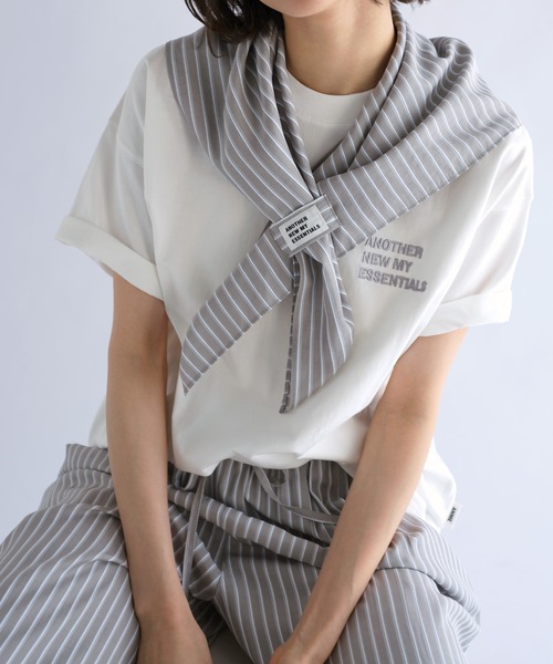 ANME（アンメ）の「【新色・新サイズ追加】ANMEエンブロイダリーロゴ半袖Tシャツ（Tシャツ/カットソー・レディース・ホワイト×ブラック/グレー系その他/ホワイト×レッド/ホワイト×ブルー/ブラック×ホワイト/ベージュ系その他/ライトグレー系/ホワイト×グレー・M/L/XL/XXL/S）」の5枚目の写真