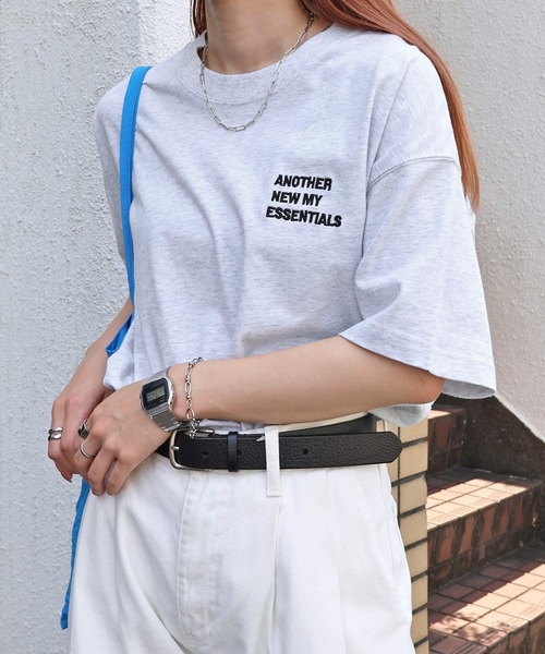 ANME（アンメ）の「【新色・新サイズ追加】ANMEエンブロイダリーロゴ半袖Tシャツ（Tシャツ/カットソー・レディース・ホワイト×ブラック/グレー系その他/ホワイト×レッド/ホワイト×ブルー/ブラック×ホワイト/ベージュ系その他/ライトグレー系/ホワイト×グレー・M/L/XL/XXL/S）」の11枚目の写真