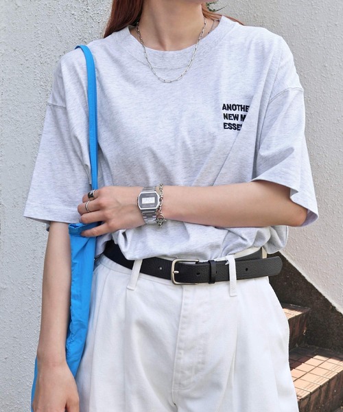 ANME（アンメ）の「【新色・新サイズ追加】ANMEエンブロイダリーロゴ半袖Tシャツ（Tシャツ/カットソー・レディース・ホワイト×ブラック/グレー系その他/ホワイト×レッド/ホワイト×ブルー/ブラック×ホワイト/ベージュ系その他/ライトグレー系/ホワイト×グレー・M/L/XL/XXL/S）」の10枚目の写真