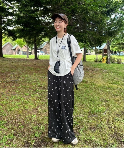 ANME(アンメ)の「【新色・新サイズ追加】ANMEロゴ刺繍半袖Tシャツ(Tシャツ/カットソー・レディース・ホワイト×ブラック/グレー系その他/ホワイト×レッド/ホワイト×ブルー/ブラック×ホワイト/ベージュ系その他/ライトグレー系/ホワイト×グレー・M/L/XL/XXL/S)」の17枚目の写真