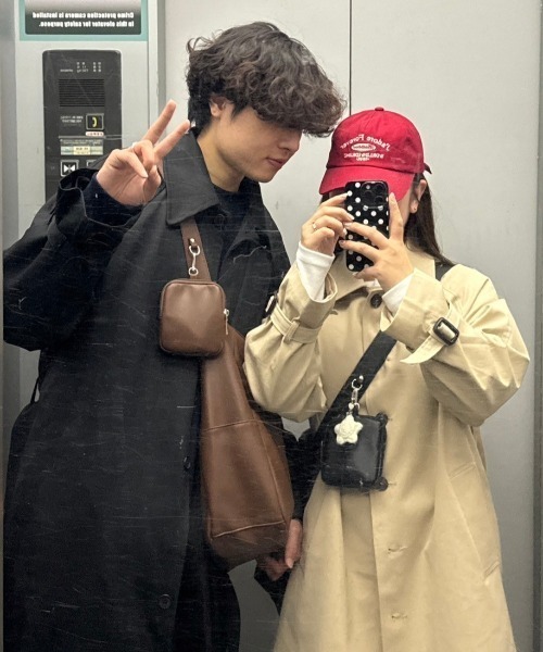 INTER FACTORY（インターファクトリー）の「ぐちまゆ - マルチポーチ付きスクエアショルダーバッグ made in INTER FACTORY（ショルダーバッグ・レディース・ブラック/ブラウン・FREE）」の16枚目の写真