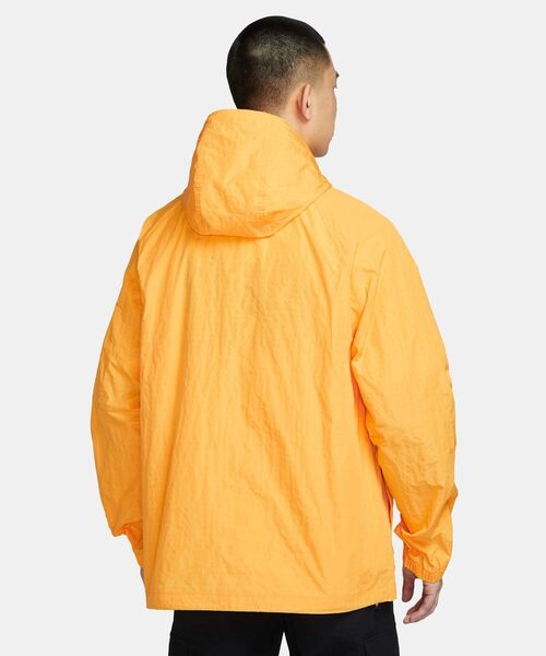 NIKE（ナイキ）の「ナイキ クラブ メンズ ボウライン ジャケット / Nike Club Men's Bowline Jacket FN3109-739 University Gold（マウンテンパーカー・メンズ・ゴールド・2XL/L/M/S/XL）」の10枚目の写真