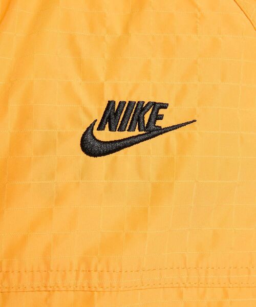 NIKE（ナイキ）の「ナイキ クラブ メンズ ボウライン ジャケット / Nike Club Men's Bowline Jacket FN3109-739 University Gold（マウンテンパーカー・メンズ・ゴールド・2XL/L/M/S/XL）」の8枚目の写真