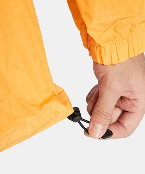 NIKE（ナイキ）の「ナイキ クラブ メンズ ボウライン ジャケット / Nike Club Men's Bowline Jacket FN3109-739 University Gold（マウンテンパーカー・メンズ・ゴールド・2XL/L/M/S/XL）」の4枚目の写真