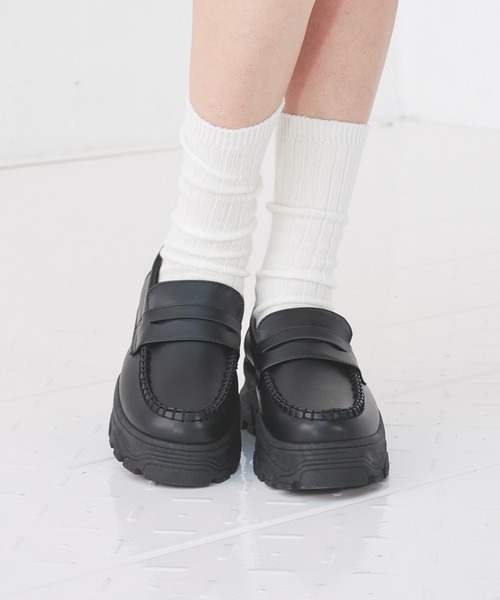 Honeys（ハニーズ）の「厚底ボリュームローファー（ローファー・レディース・ブラック・LL/S/M/L）」の2枚目の写真