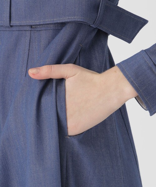 BLUE LABEL CRESTBRIDGE（ブルーレーベルクレストブリッジ）の「スラブシャンブレーデニムドレス（ワンピース・レディース・ダークネイビー/ベージュ/ブルー系その他4・38/36）」の18枚目の写真